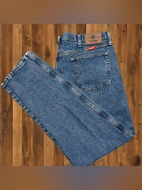 Wrangler Relaxed Fit Blue Jeans Vintage Wash Straight Leg Workwear 38x30